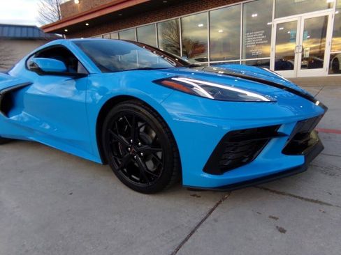 Used 2021 Chevrolet Corvette Stingray Premium Cpe w/ Z51 Performance Package image 3