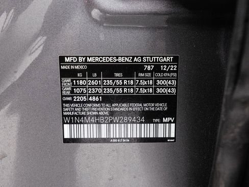 Certified 2023 Mercedes-Benz GLB 250 4MATIC image 35