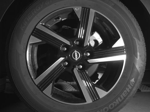 Used 2025 Nissan Sentra SV FWD image 17