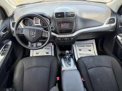 Used 2020 Dodge Journey SE FWD image 16