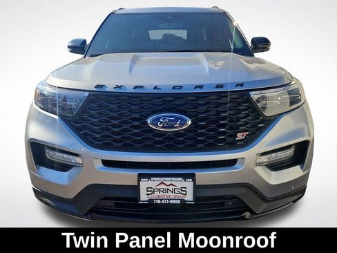 Used 2022 Ford Explorer ST w/ ST Street Pack image 9