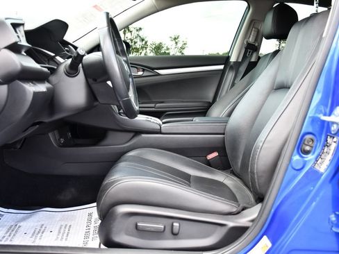 Used 2018 Honda Civic Touring image 17