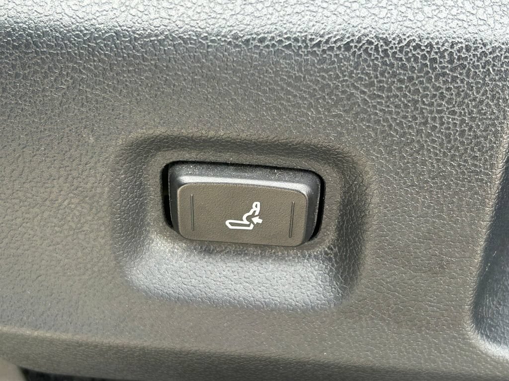 Used 2024 Toyota Tacoma SR5 RWD image 23