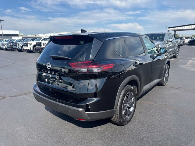 Used 2025 Nissan Rogue SV FWD image 3