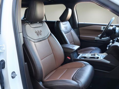 Used 2024 Ford Explorer King Ranch w/ Technology Package image 22