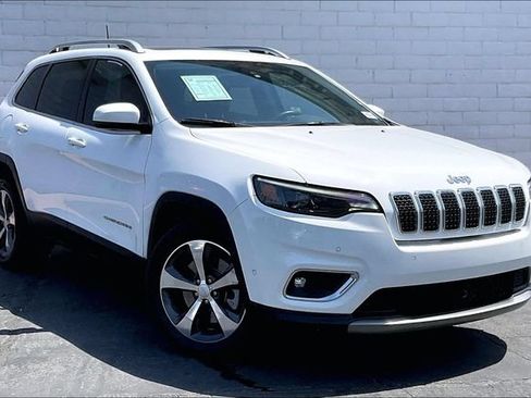 Used 2019 Jeep Cherokee Limited w/ Technology Group FWD image 12