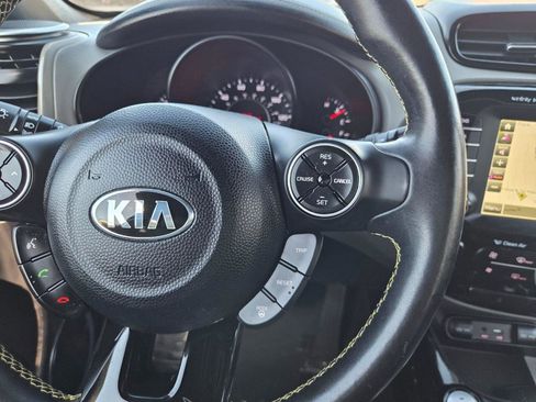 Used 2015 Kia Soul + w/ Primo Package FWD image 27