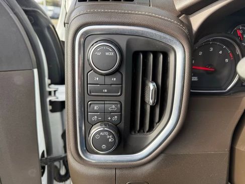 Used 2022 Chevrolet Silverado 2500 LT w/ Convenience Package image 23