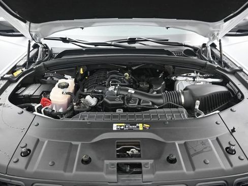 Used 2023 Jeep Grand Cherokee Altitude AWD/4WD image 33