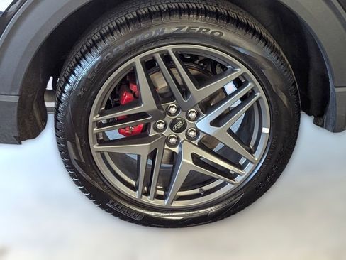 Certified 2025 Ford Explorer ST-Line w/ ST-Line Street Pack image 12