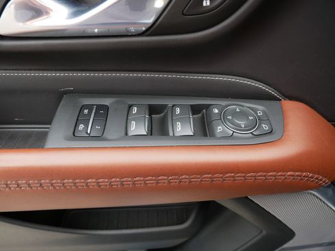 Used 2023 GMC Yukon Denali Ultimate AWD/4WD image 17