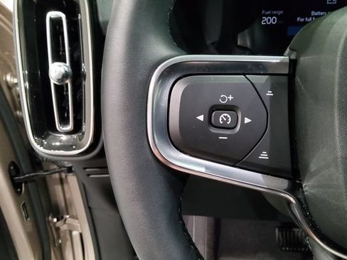 Used 2024 Volvo XC40 B5 Plus w/ Protection Package Premier AWD/4WD image 26