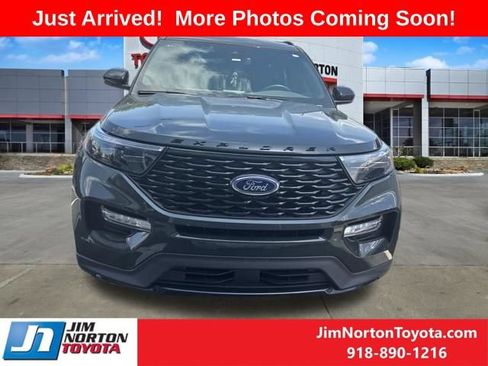 Used 2023 Ford Explorer ST-Line AWD/4WD image 5
