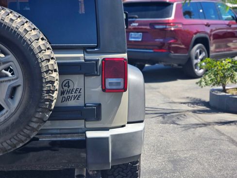 Used 2017 Jeep Wrangler Sport AWD/4WD image 8