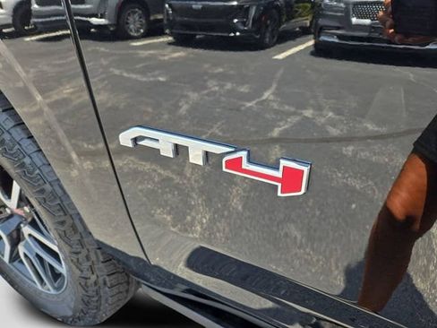 Used 2024 GMC Yukon AT4 w/ AT4 Premium Package AWD/4WD image 41