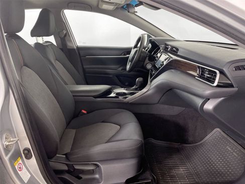 Used 2018 Toyota Camry LE image 25