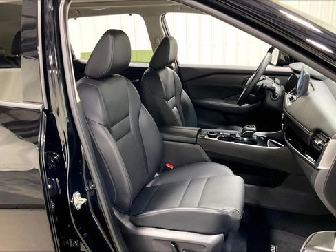 Used 2025 Nissan Rogue SL w/ Tech Package AWD/4WD image 7
