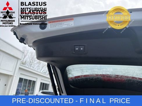 Used 2023 Mitsubishi Outlander 4WD Plug-In Hybrid image 10