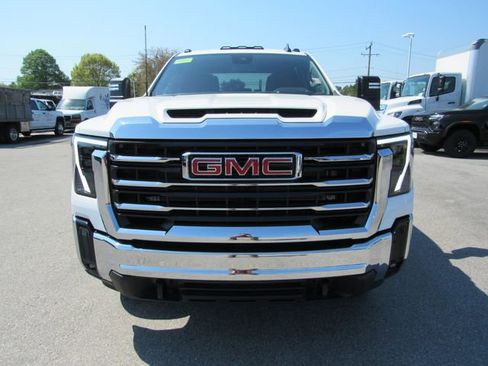 Used 2024 GMC Sierra 2500 SLE w/ SLE Convenience Package AWD/4WD image 5