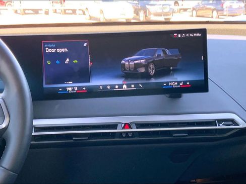 Used 2025 BMW iX M60 image 7