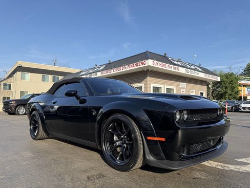 Used 2023 Dodge Challenger SRT Hellcat w/ Driver Convenience Group RWD image 4