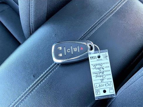 Used 2024 Chevrolet Malibu LT image 34