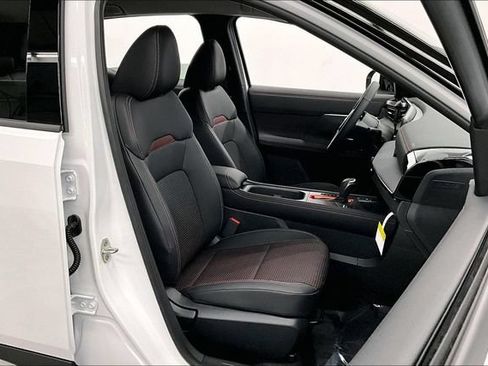 New 2026 Nissan Kicks SR AWD/4WD image 37