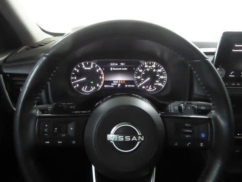 Used 2022 Nissan Rogue SV w/ SV Premium Package FWD image 11