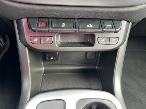 Used 2022 Chevrolet Colorado LT w/ Luxury Package image 31