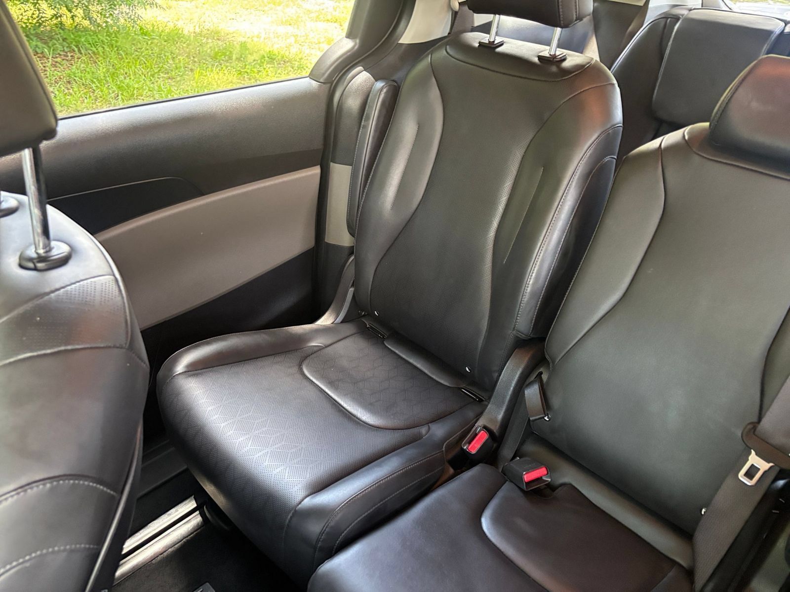 Used 2026 Kia Carnival FWD image 41