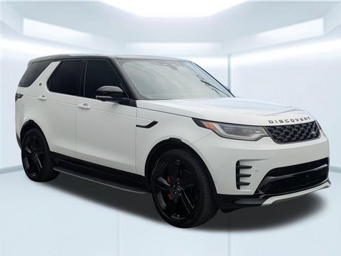 Used 2024 Land Rover Discovery Dynamic SE AWD/4WD image 7