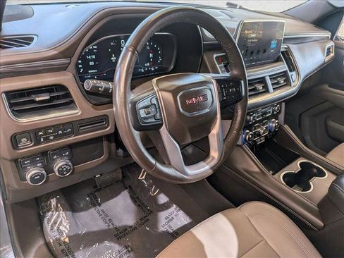 Used 2022 GMC Yukon SLT w/ SLT Premium Package AWD/4WD image 10