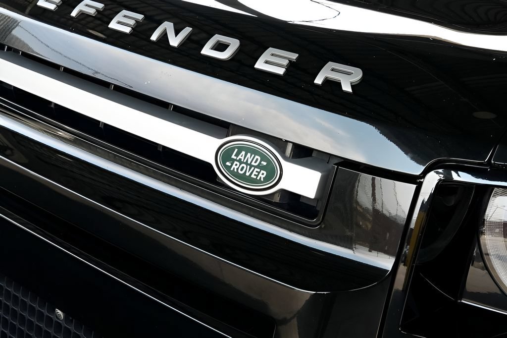 Used 2022 Land Rover Defender 110 XS Edition AWD/4WD image 17
