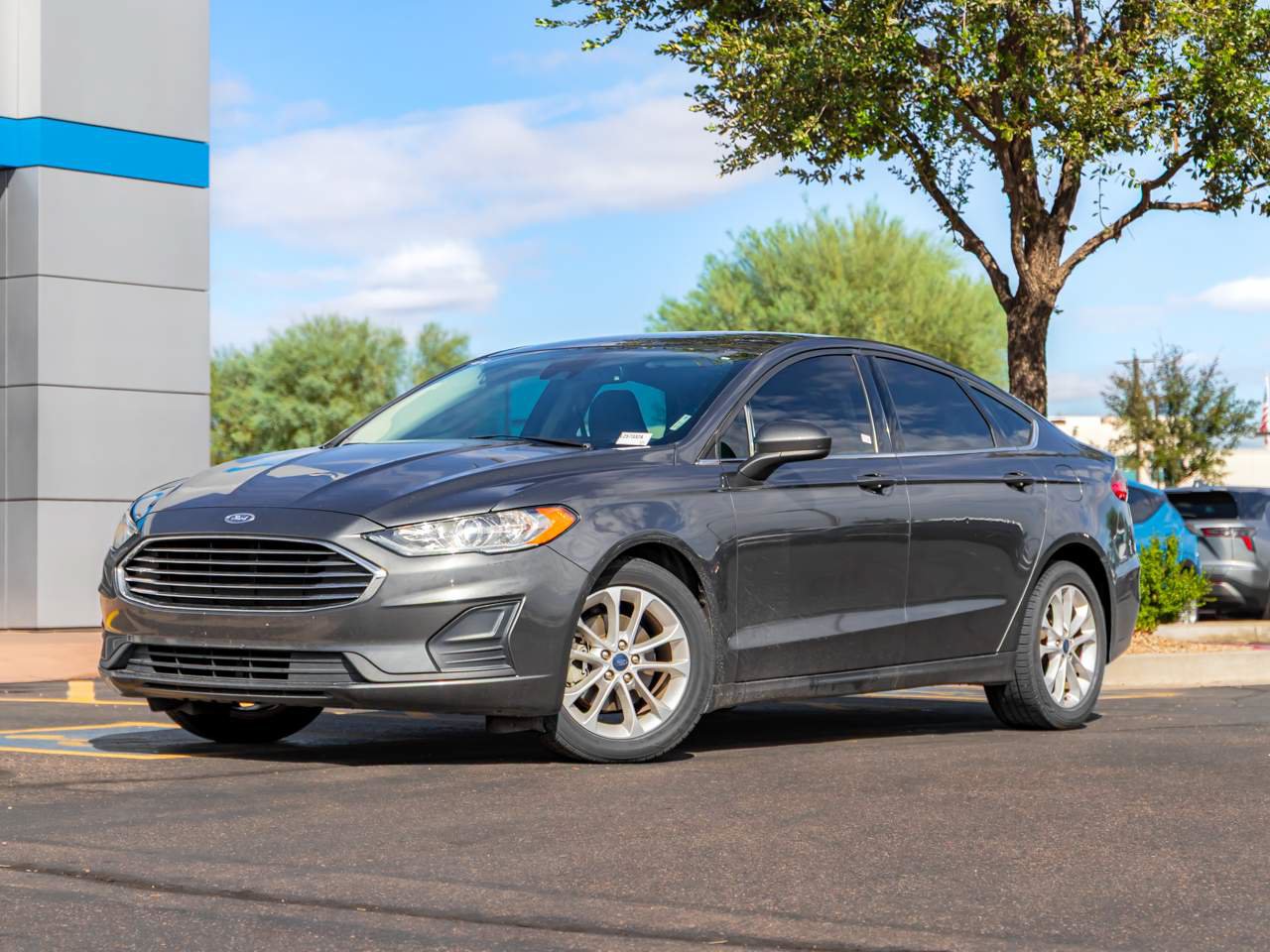 Used 2020 Ford Fusion SE FWD image 1