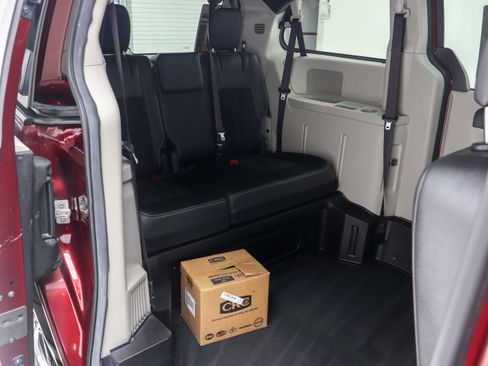 Used 2020 Dodge Grand Caravan SXT FWD image 15