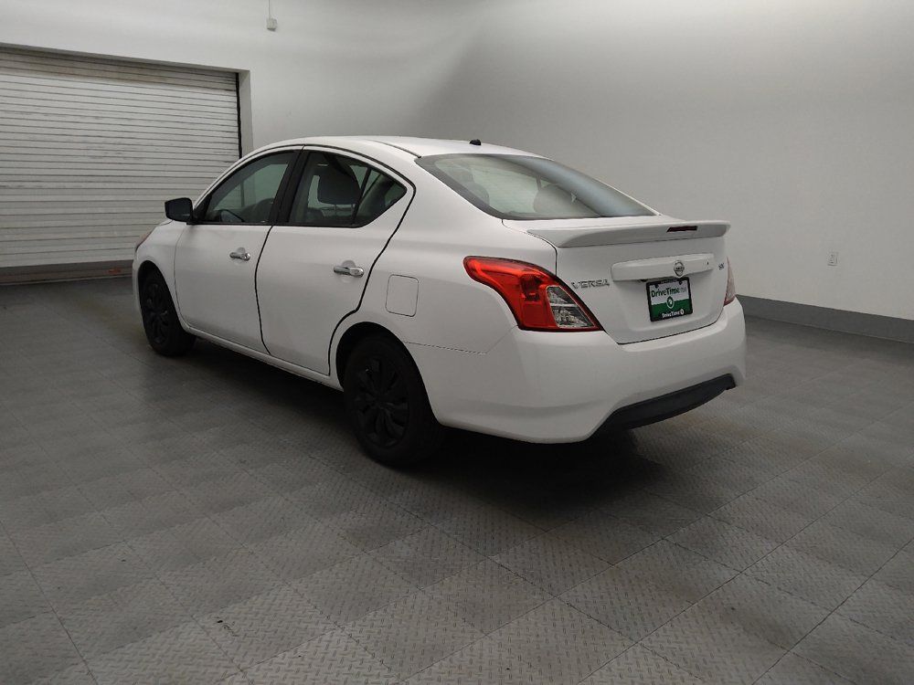 Used 2019 Nissan Versa SV FWD image 5