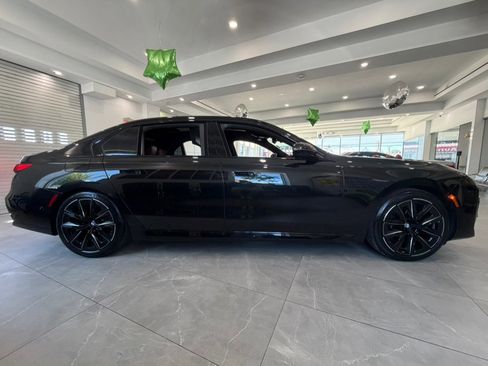 Used 2024 BMW 740i w/ Premium Package 2 RWD image 10