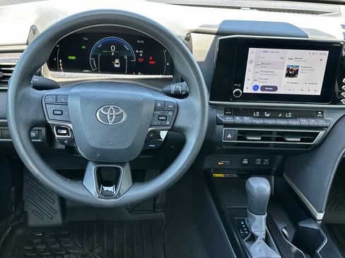 Used 2025 Toyota Camry LE FWD image 18