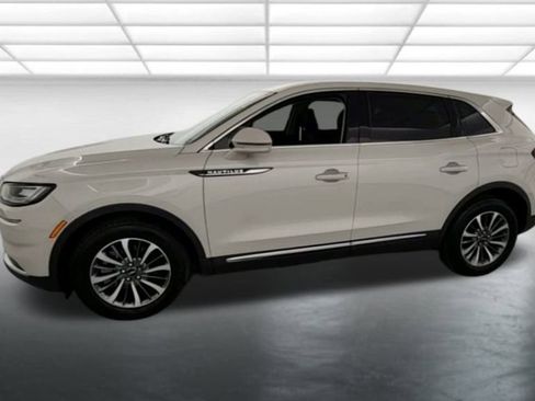 Used 2023 Lincoln Nautilus AWD image 4