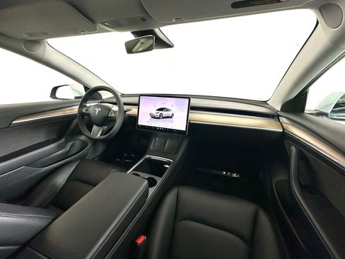 Used 2023 Tesla Model 3 Standard Range image 2