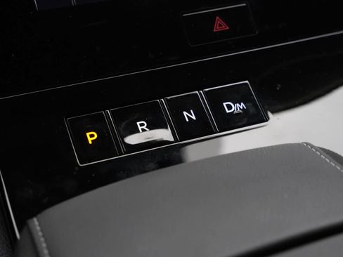 Certified 2025 INFINITI QX80 Luxe image 15