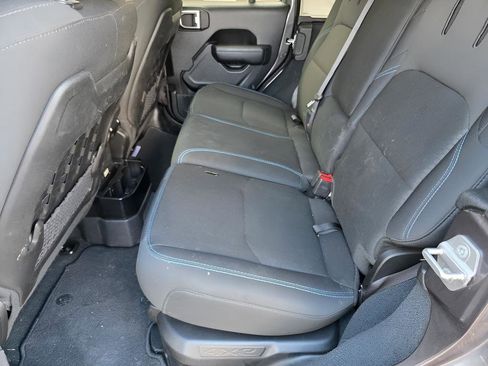 Used 2022 Jeep Wrangler Unlimited Rubicon 4xe image 15