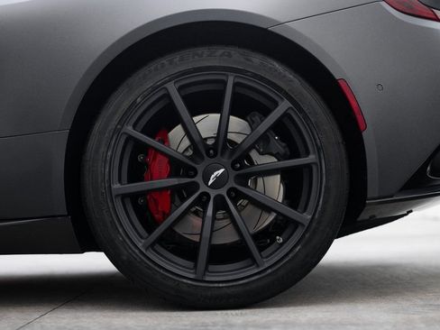 Used 2023 Aston Martin DB11 V12 image 21