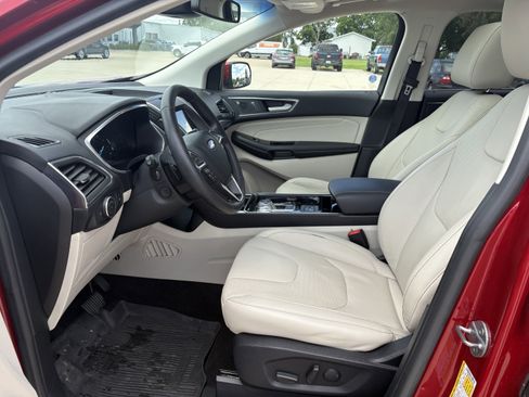 Used 2020 Ford Edge Titanium w/ Equipment Group 301A AWD/4WD image 43