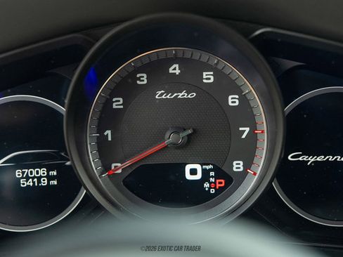 Used 2019 Porsche Cayenne Turbo image 18