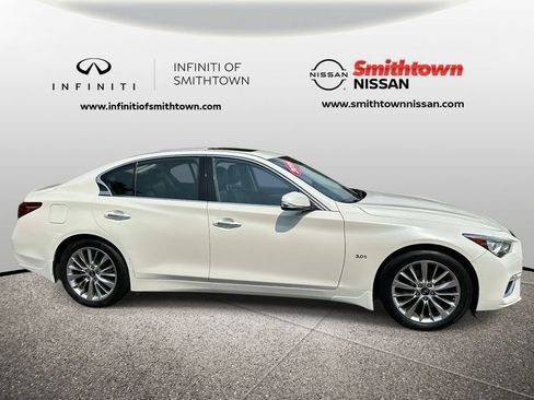 Used 2019 INFINITI Q50 Luxe w/ Essential Package (3.0T Luxe) AWD/4WD image 4