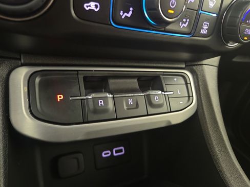 Certified 2023 GMC Acadia SLE w/ Driver Convenience Package image 24