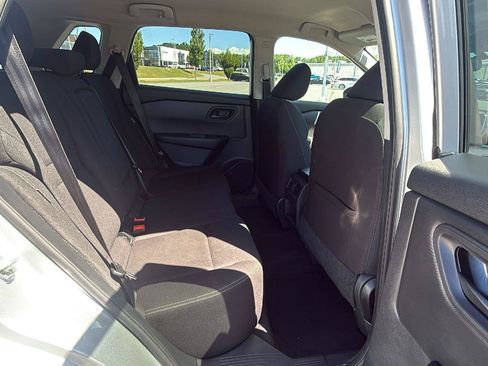 Used 2025 Nissan Rogue S AWD/4WD image 17