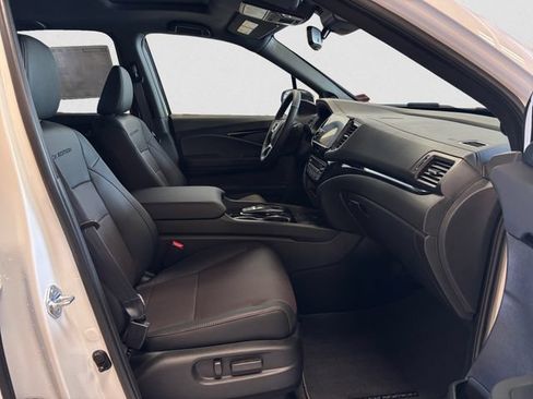 New 2026 Honda Ridgeline Black Edition image 16