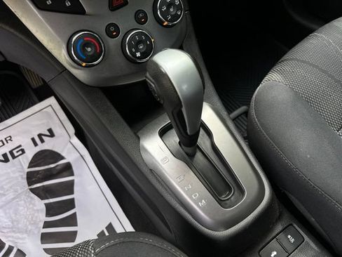 Used 2019 Chevrolet Sonic LT w/ Convenience Package FWD image 35